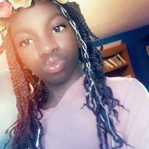 Meet your Posher, Stephania